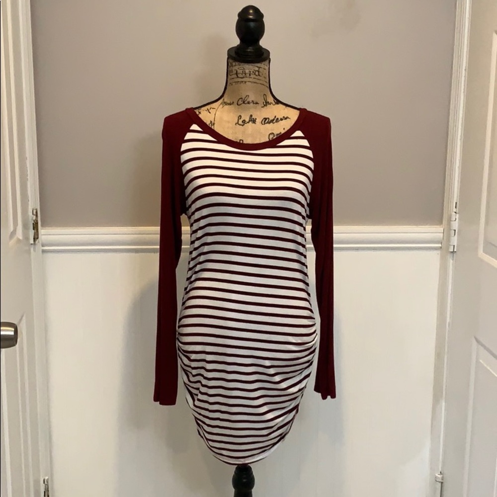 ⭐️ 7 for $25⭐️ Burgundy Stripe Top